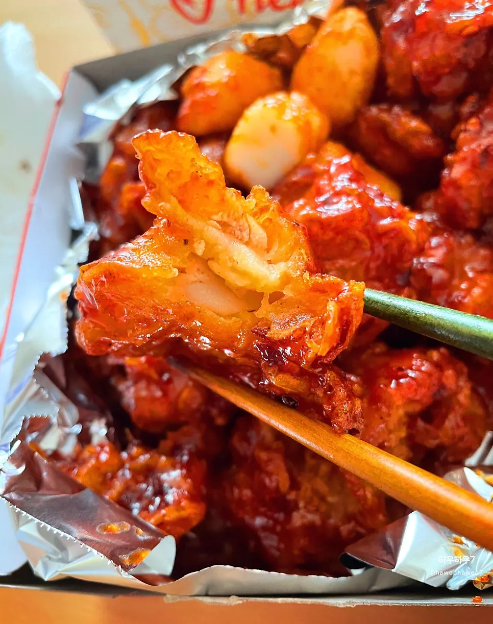 양념 코팅이 단단해진 닭강정