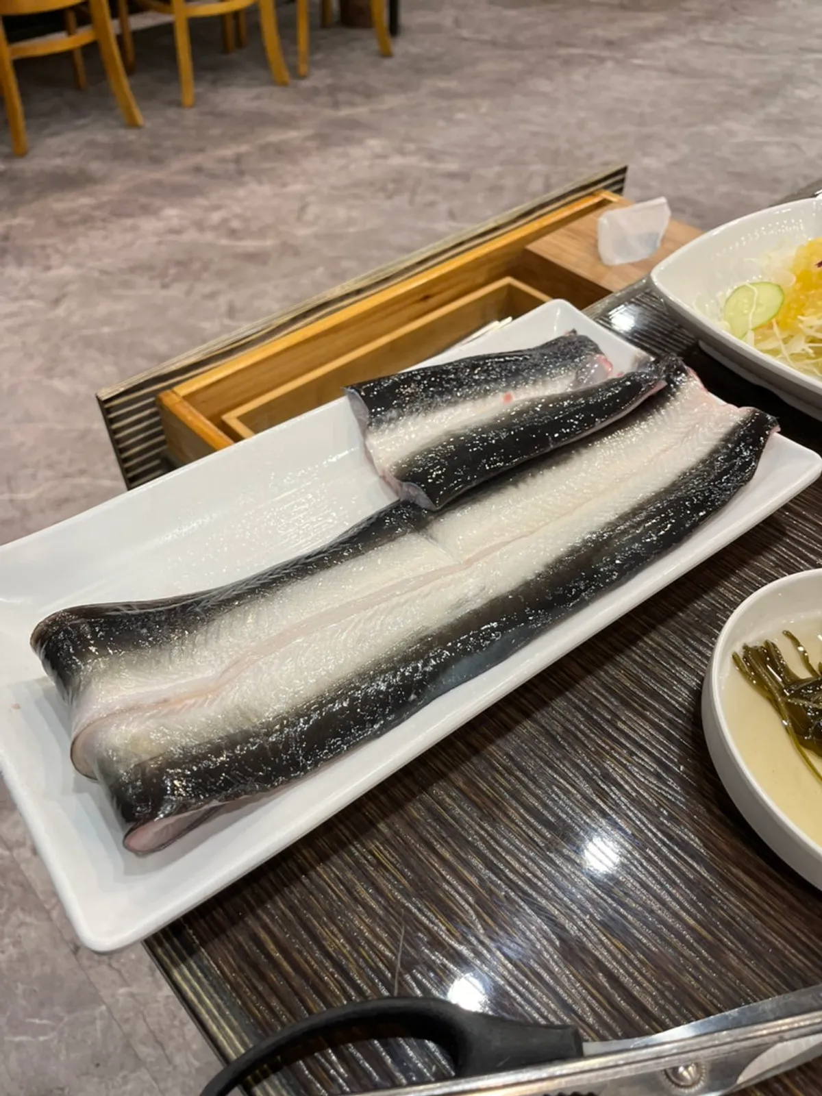반찬을 채워 먹을 수 있는 셀프바