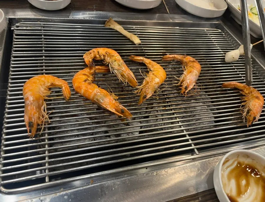 리뷰 이벤트로 받은 새우구이와 버섯, 떡