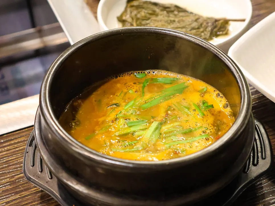 Stone pot full of savory eel soup