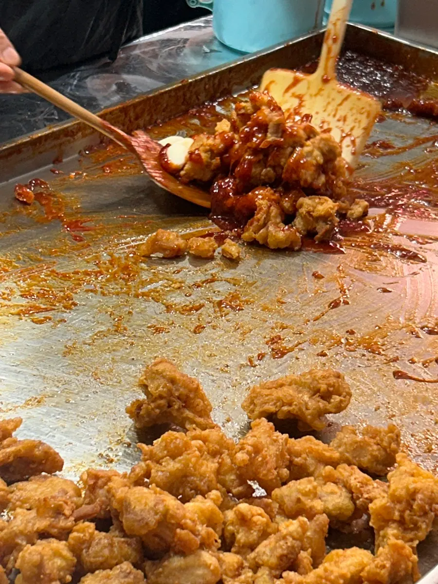 김씨치킨 암사시장점 쇼케이스