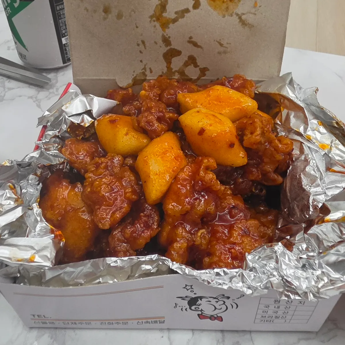 바삭한 후라이드 닭강정 중자 한 박스