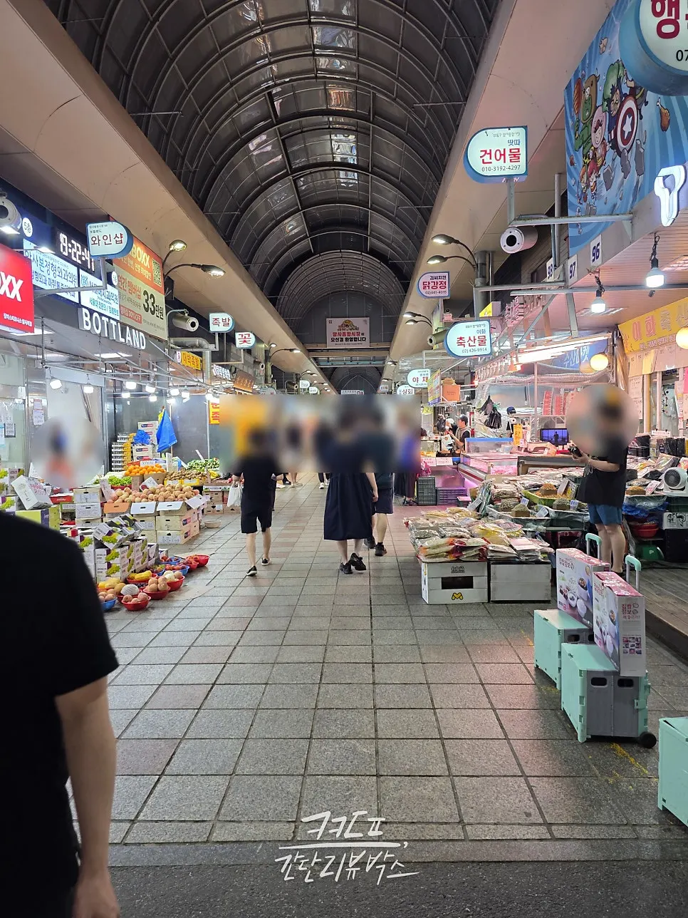 Path leading to Gimssi Chicken inside Amsa Market