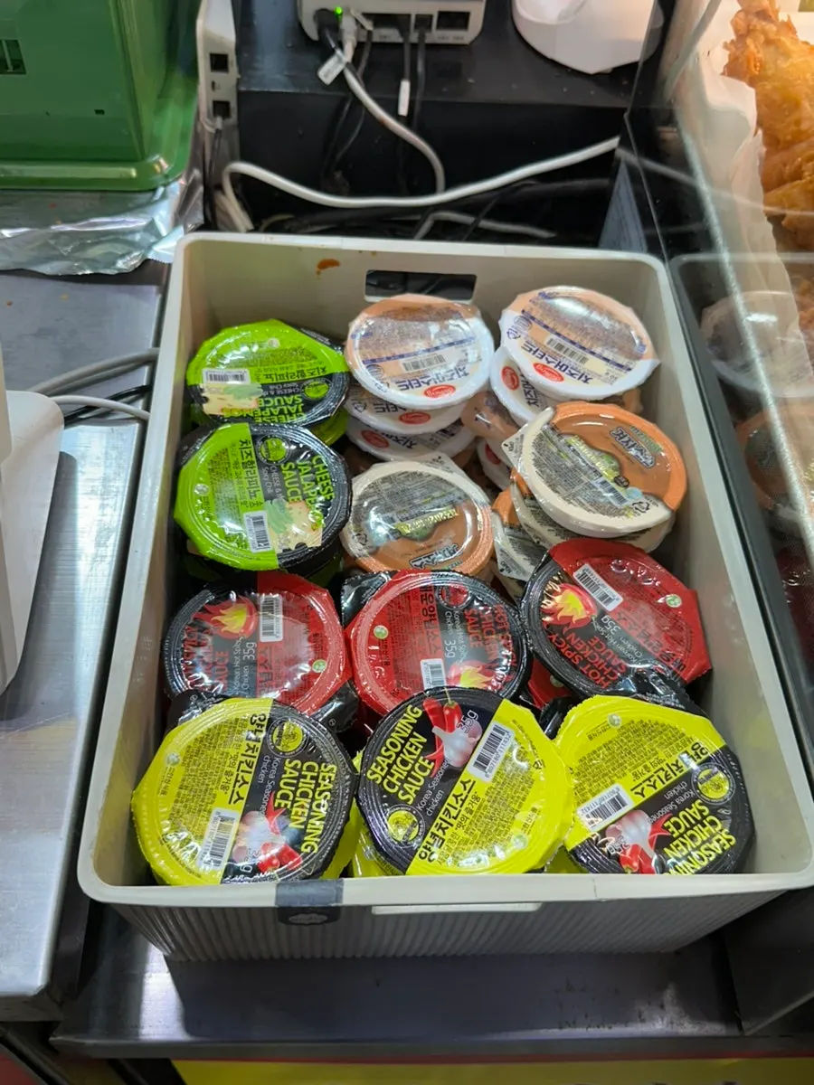 김씨치킨 부위별 메뉴와 소스 안내