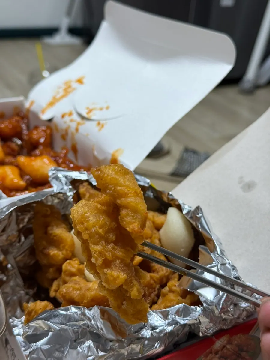 암사시장 김씨치킨 포장 치킨 두 상자