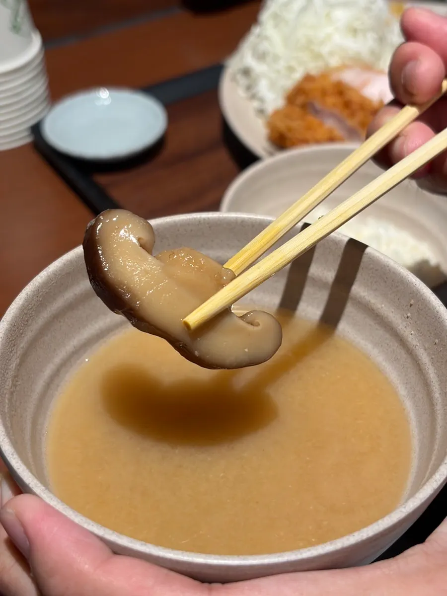 Tonkatsu accompaniments