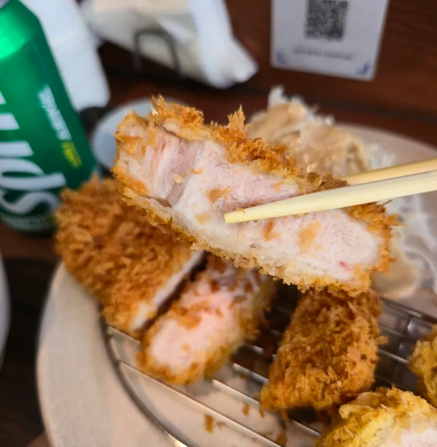 육즙이 밴 안심카츠 클로즈업