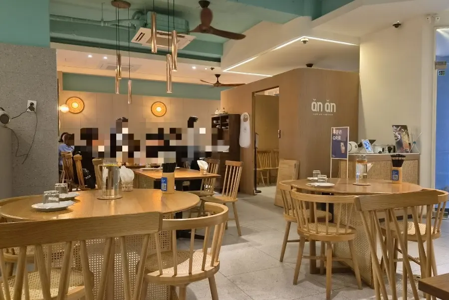 안안 강남직영점 입구 주변 모습
