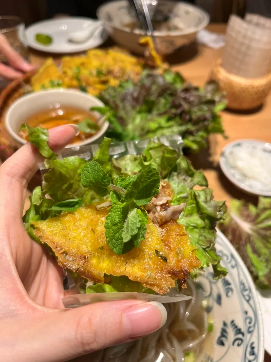 Inside the banh xeo with shrimp and bean sprouts