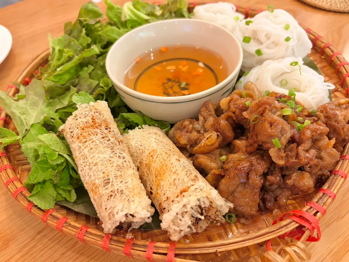 Bun cha with rich charcoal-grilled aroma and plenty of vegetables
