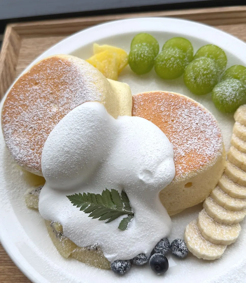 Table cleared after enjoying dessert