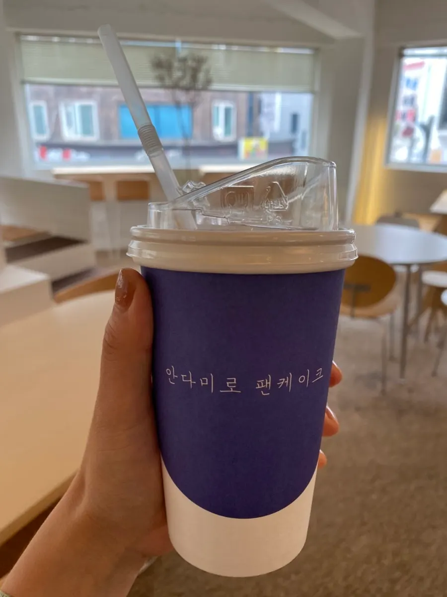 안다미로 팬케이크 건대점 카페 전경