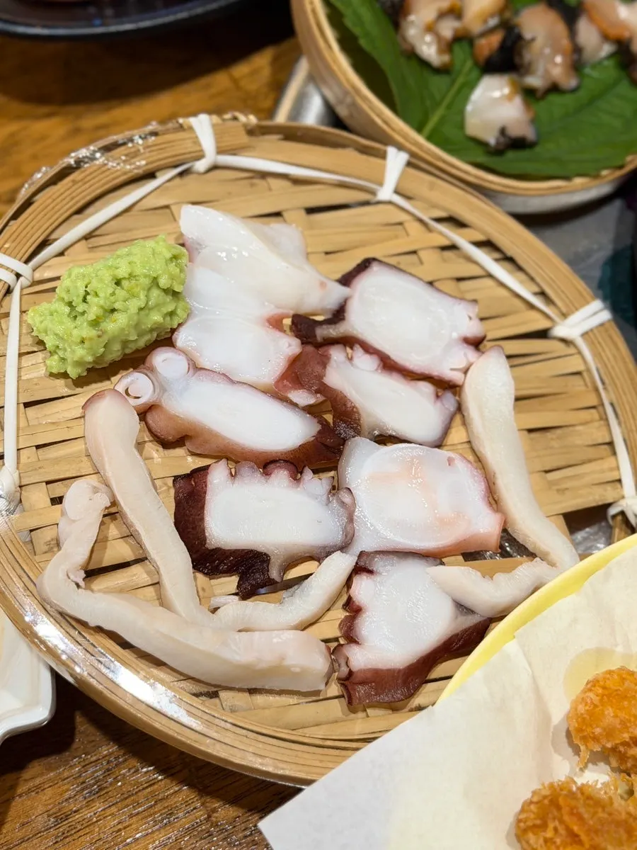 쪽파 올린 산낙지 접시