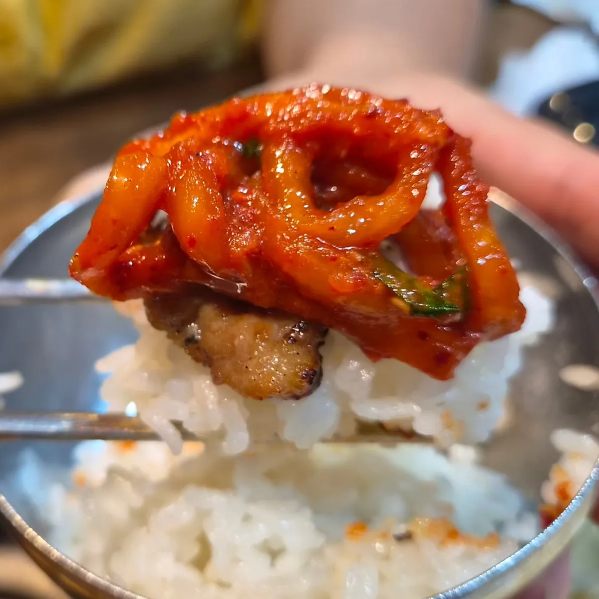 불향 입은 안흥갈비 본점 숯불 돼지갈비 한 점