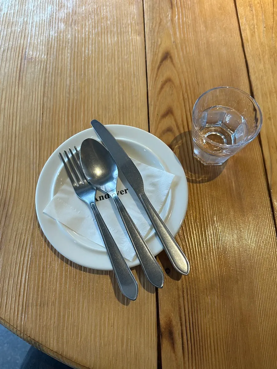 앤도버 매장 좌석과 인테리어