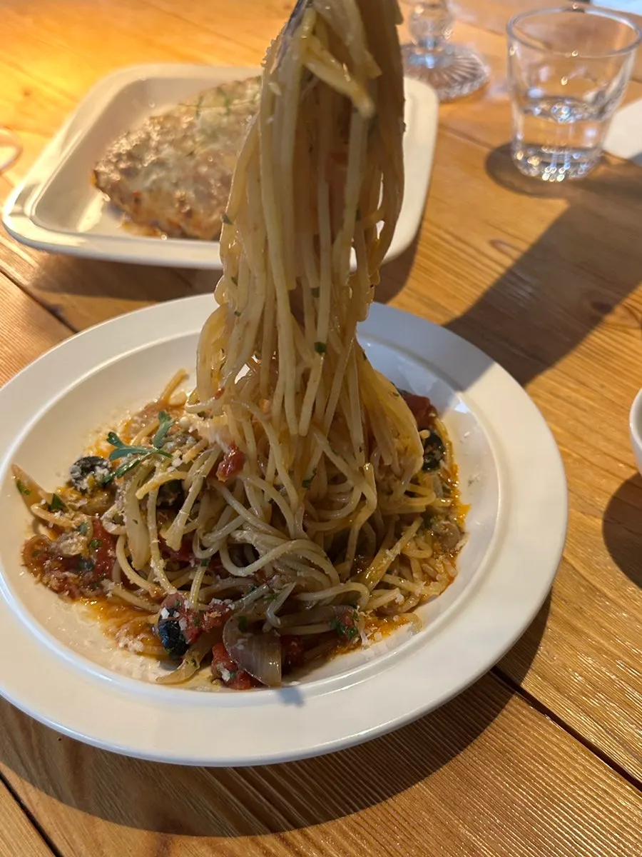앤쵸비 파스타 한 접시