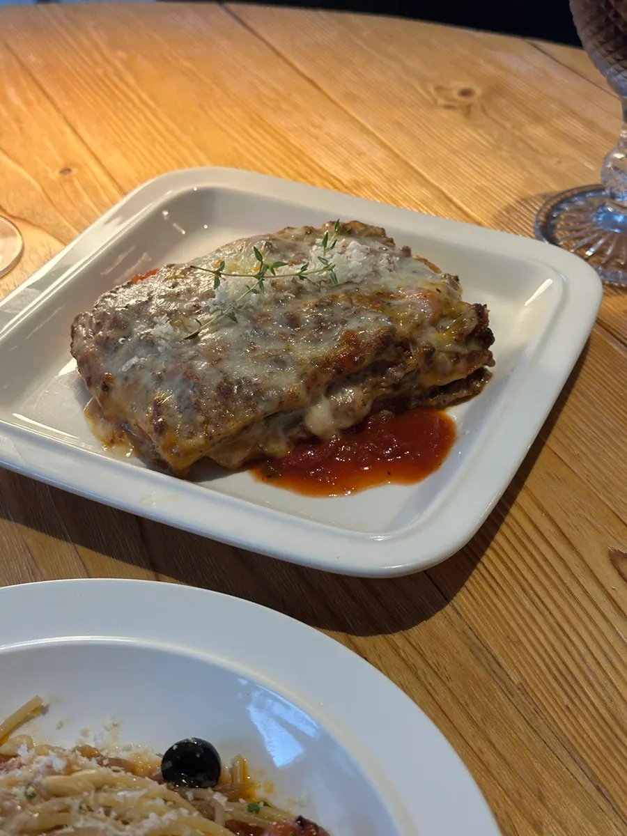 주말 브런치를 즐긴 앤도버 자리