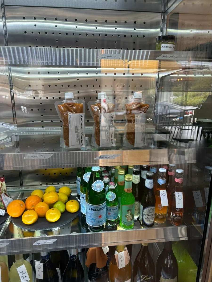 앤도버 창가 테이블 접시 세팅