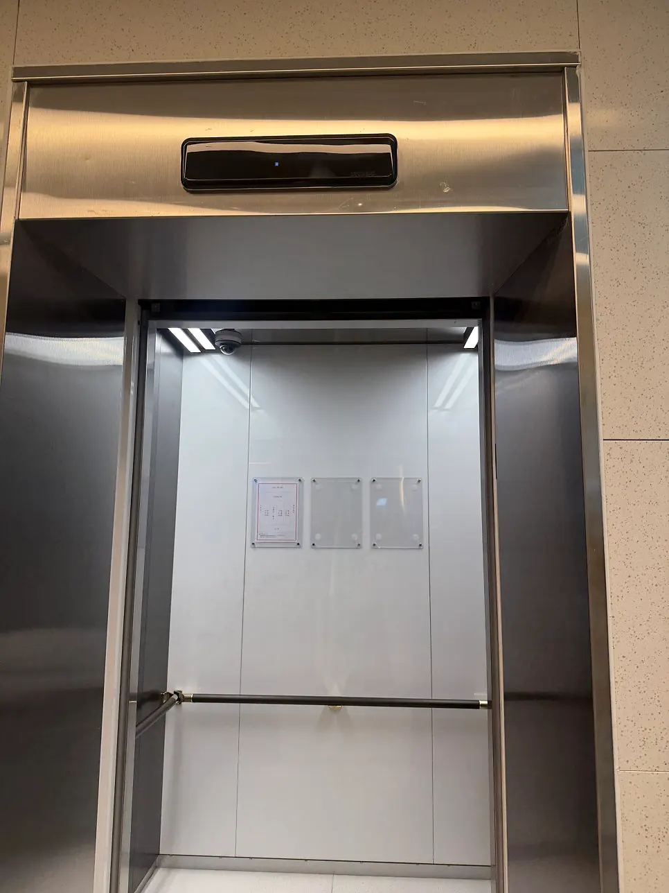 강남구청역에서 올라가는 오르막길