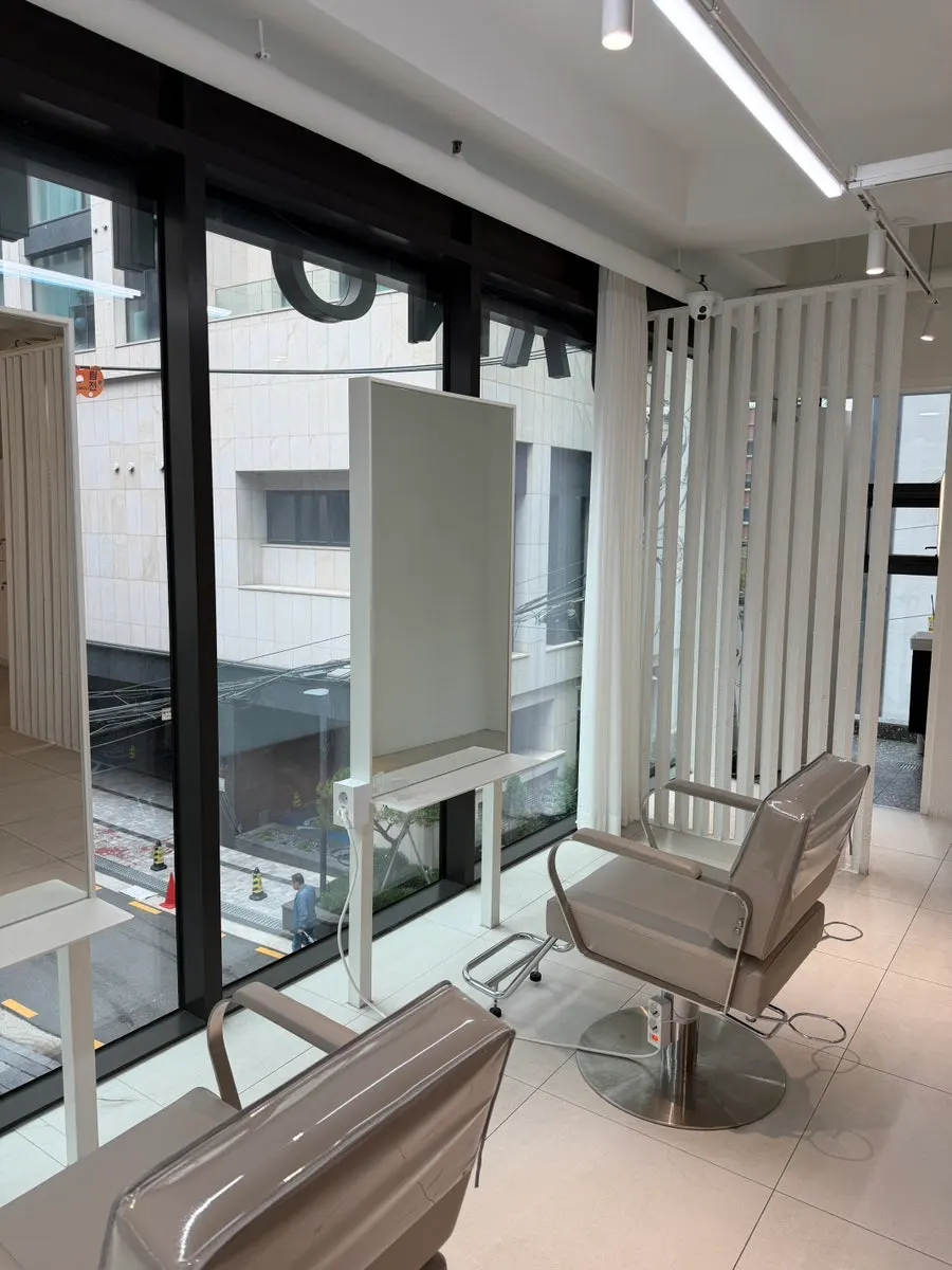 Treatment space at Anew Hair Cheongdam Main Branch near Gangnam-gu Office Station