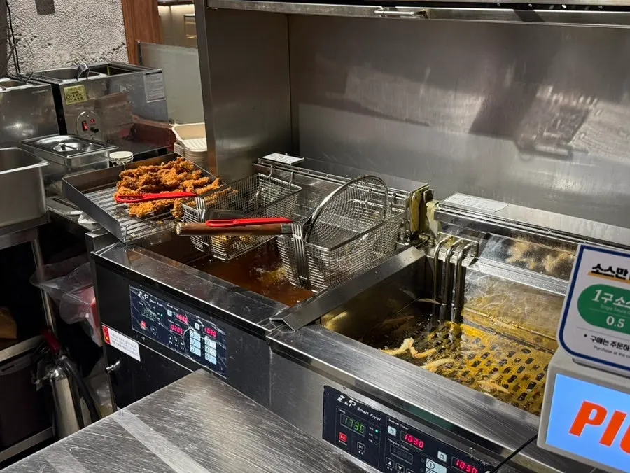 Order screen for the Deep Crunch Box and Big Crunch hot dog