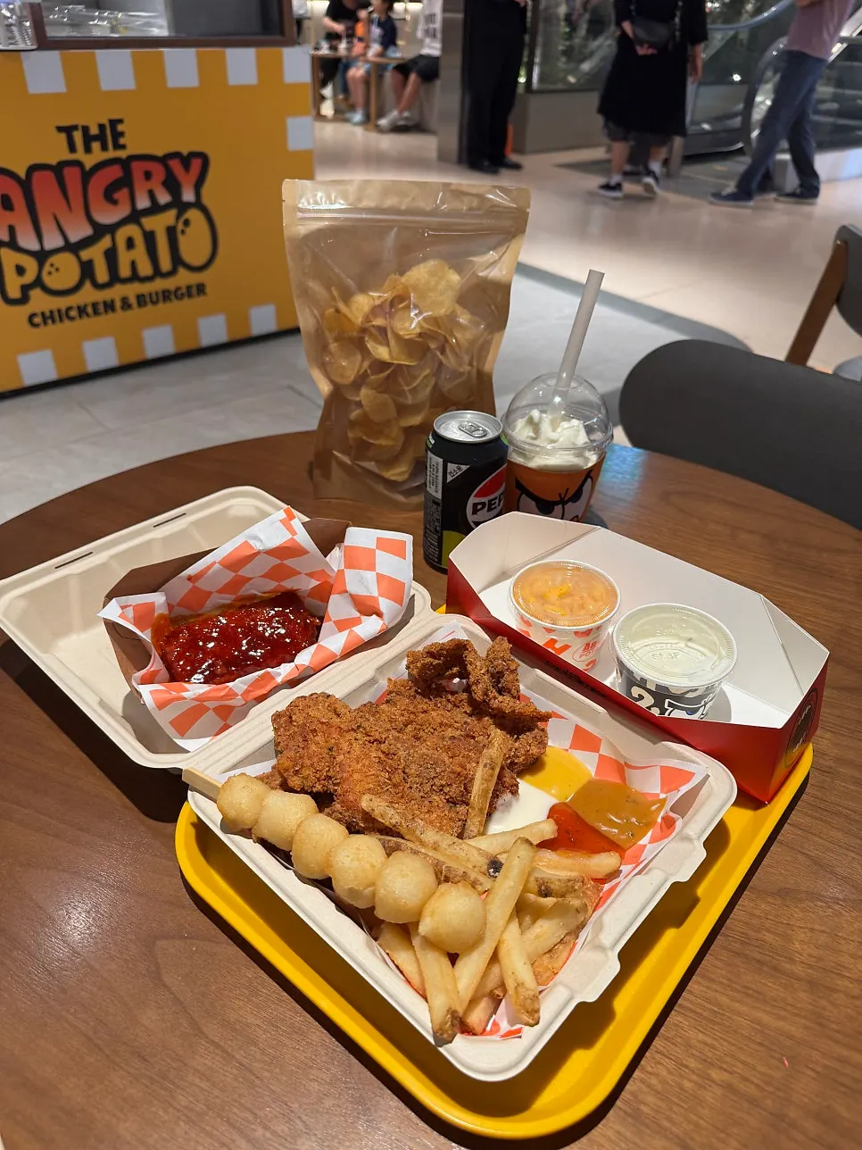 The Deep Crunch Chicken Box lineup