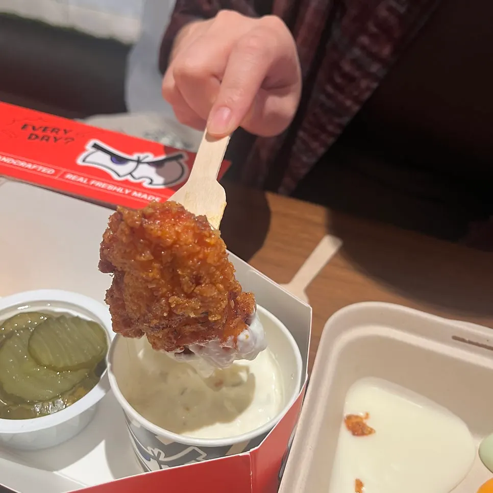 키친버거 속 치킨 패티
