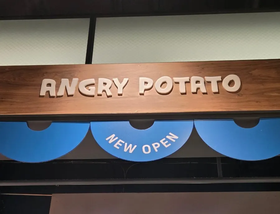 Yellow-signed Angry Potato shop on the basement floor of Songdo Hyundai Premium Outlet