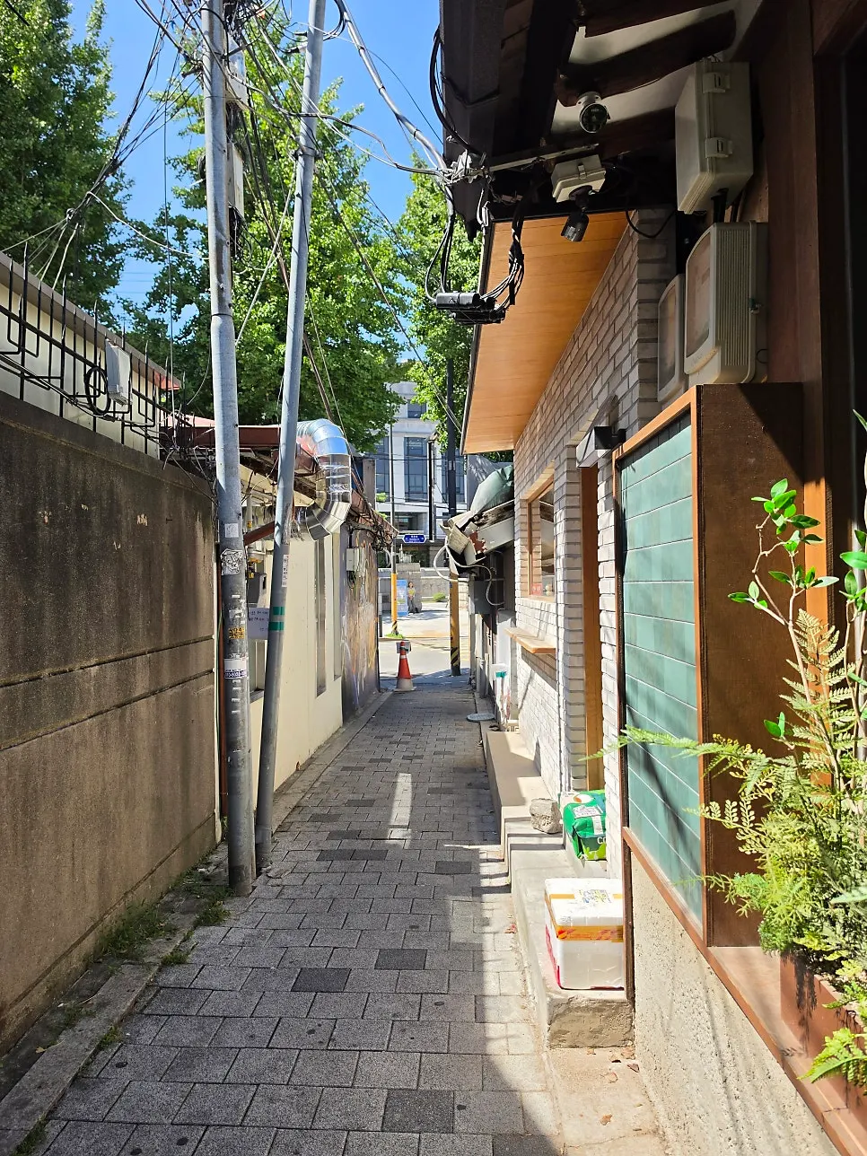 安国駅のConcasse Anguk外観