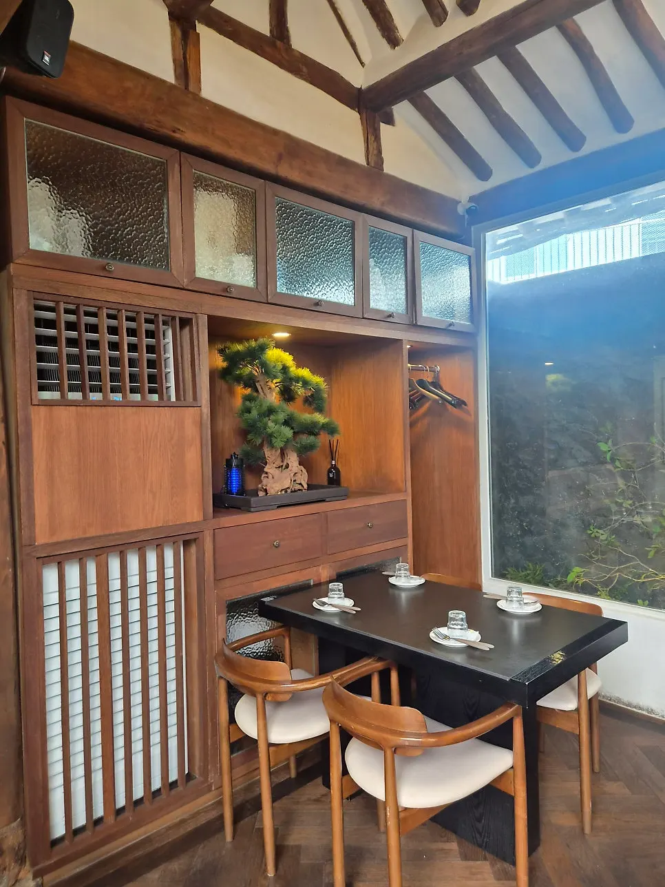落ち着いた韓屋風インテリア