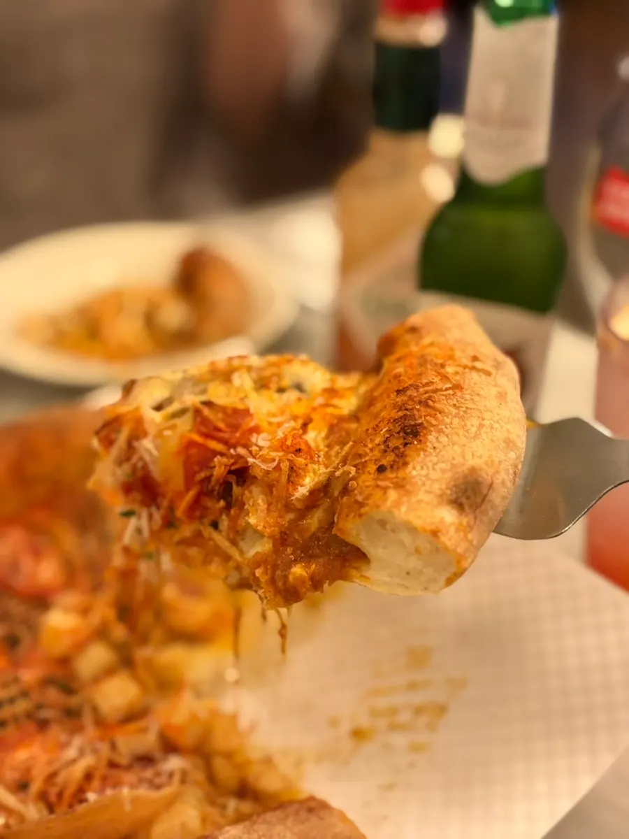 Half pizza chosen in two flavors