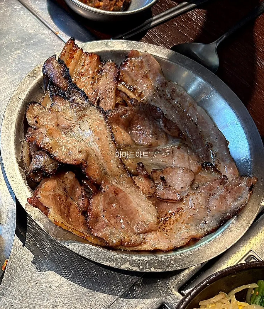 Charcoal bulgogi made with pork from Jirisan and Jeju