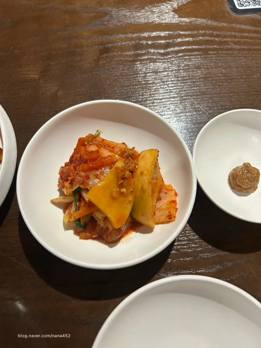 Kimchi served with Wolha Gomtang