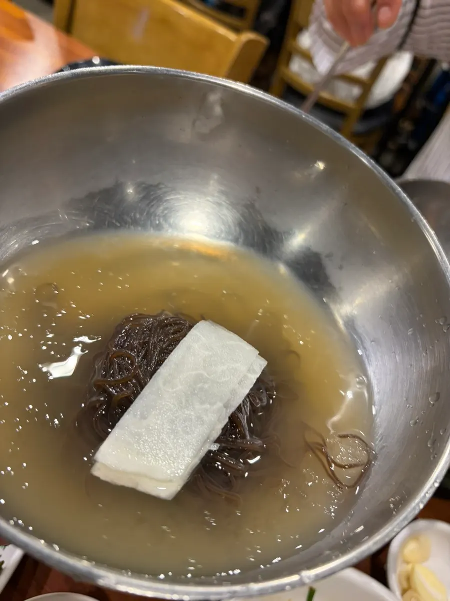 1人1個サービスで提供される後食の水冷麺