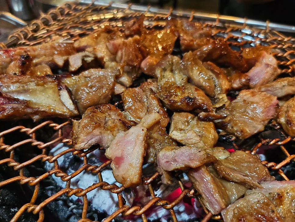 Pork ribs grilling at Anhung Galbi Main Branch