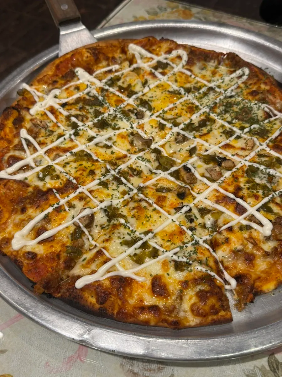 Full view of the spicy lasagna pizza