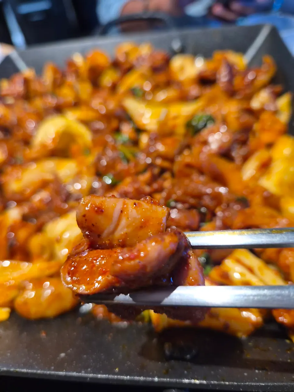 불향 나게 볶아진 야채곱창 매운맛 클로즈업