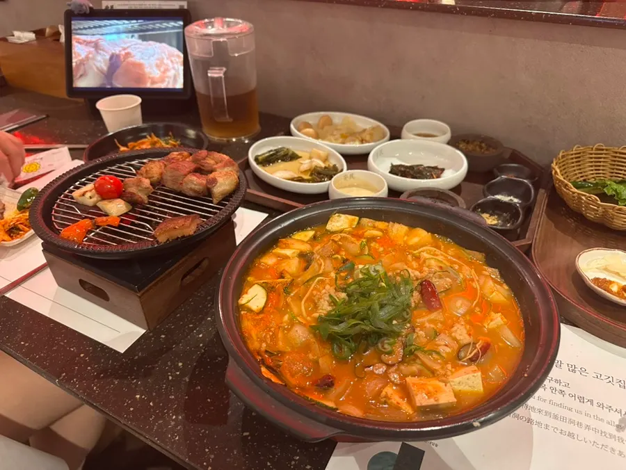 Doenjang sulbap full of ingredients and dumpling soup dough pieces