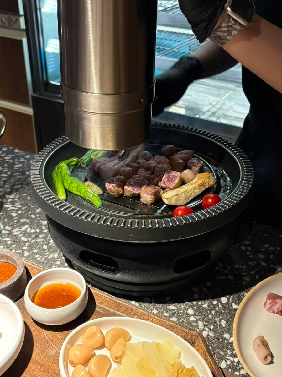 Plate of raw meat for the whole pork half-set