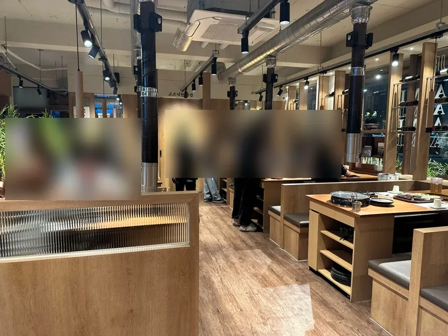 안민 중동 넓은 매장 내부