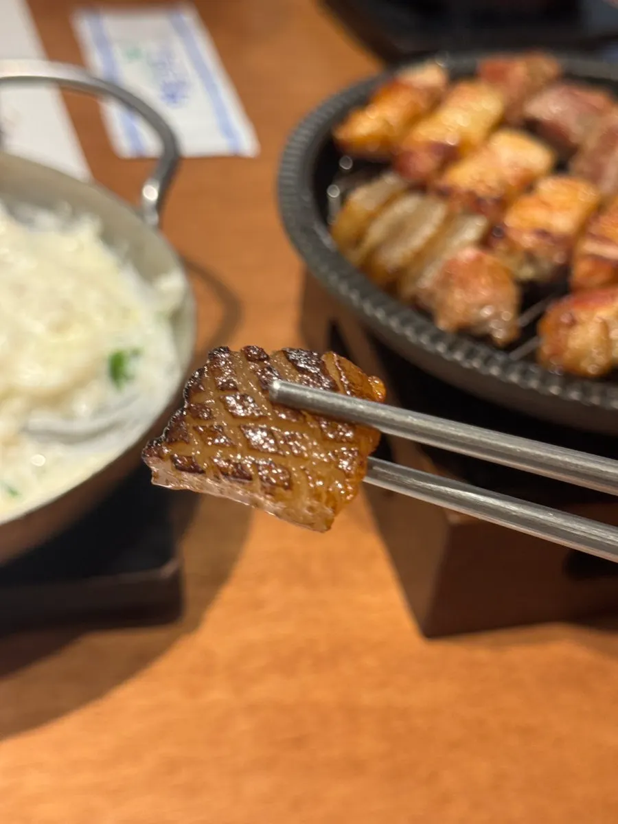 꾸덕한 하얀 볶음밥 한 숟갈