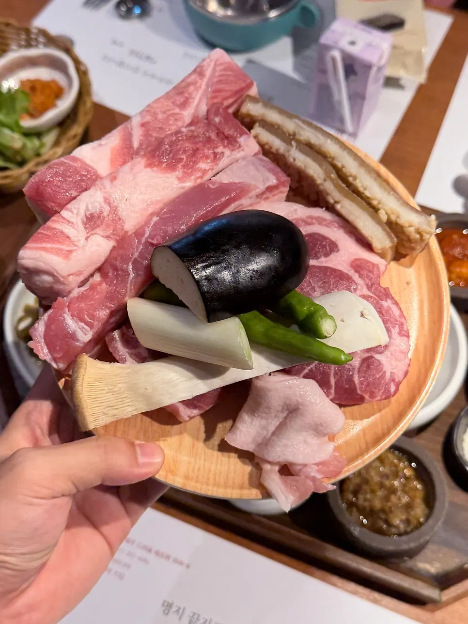 통돼지 반마리 세트 생고기 접시