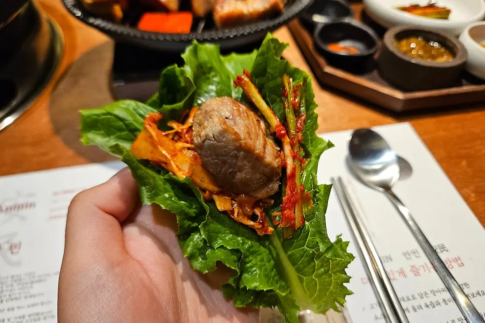 노릇하게 구워진 삼겹살과 목살