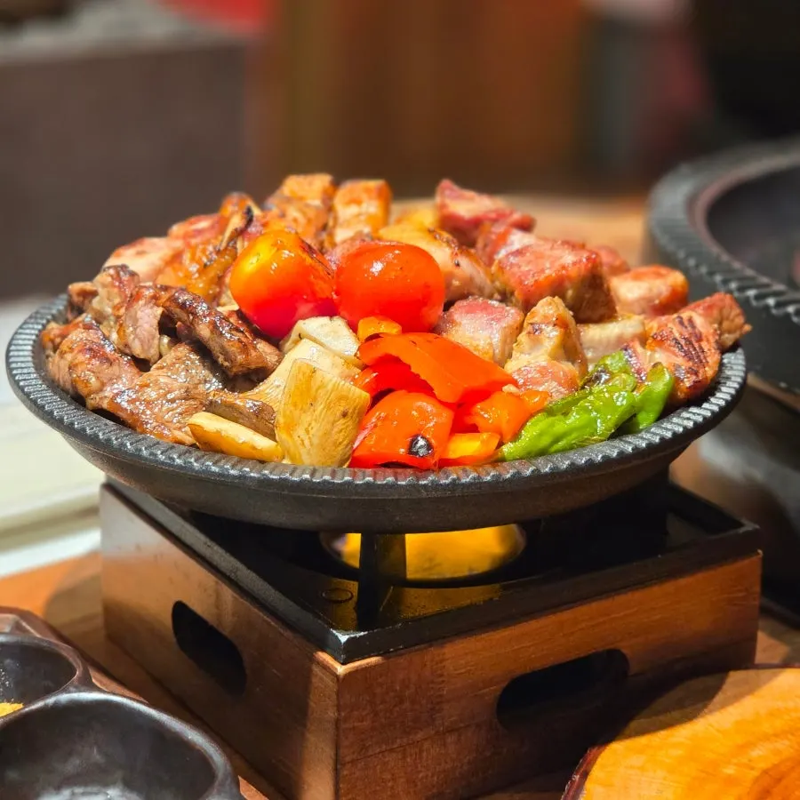 고체 연료에 불을 붙인 미니 화로