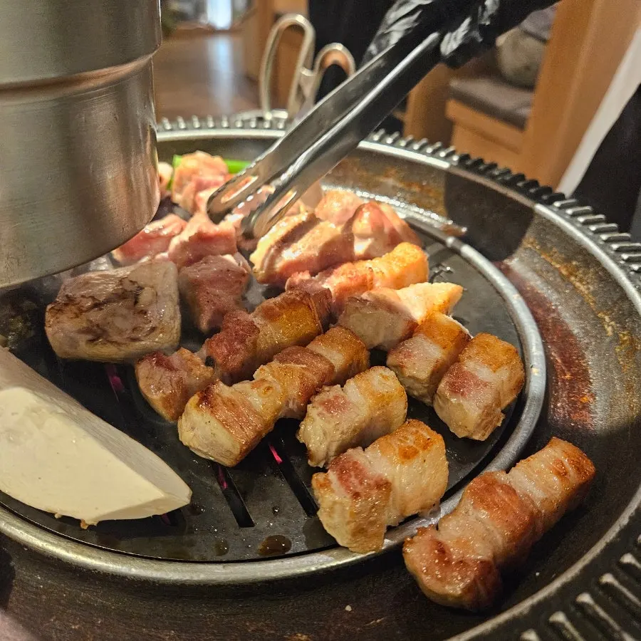 안민 율하 통돼지 반마리세트 상차림