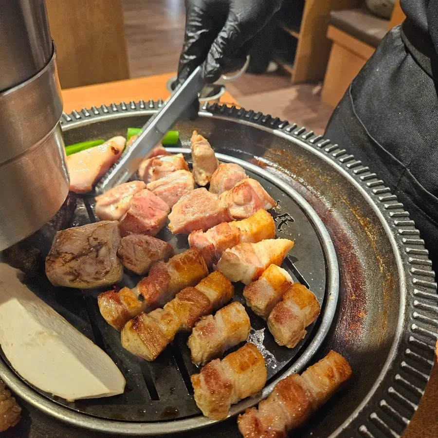 삼겹살 목살 한방 껍데기 구성