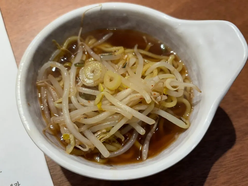 Bowl of Anmin Yulha's Mashitte soyu ramen