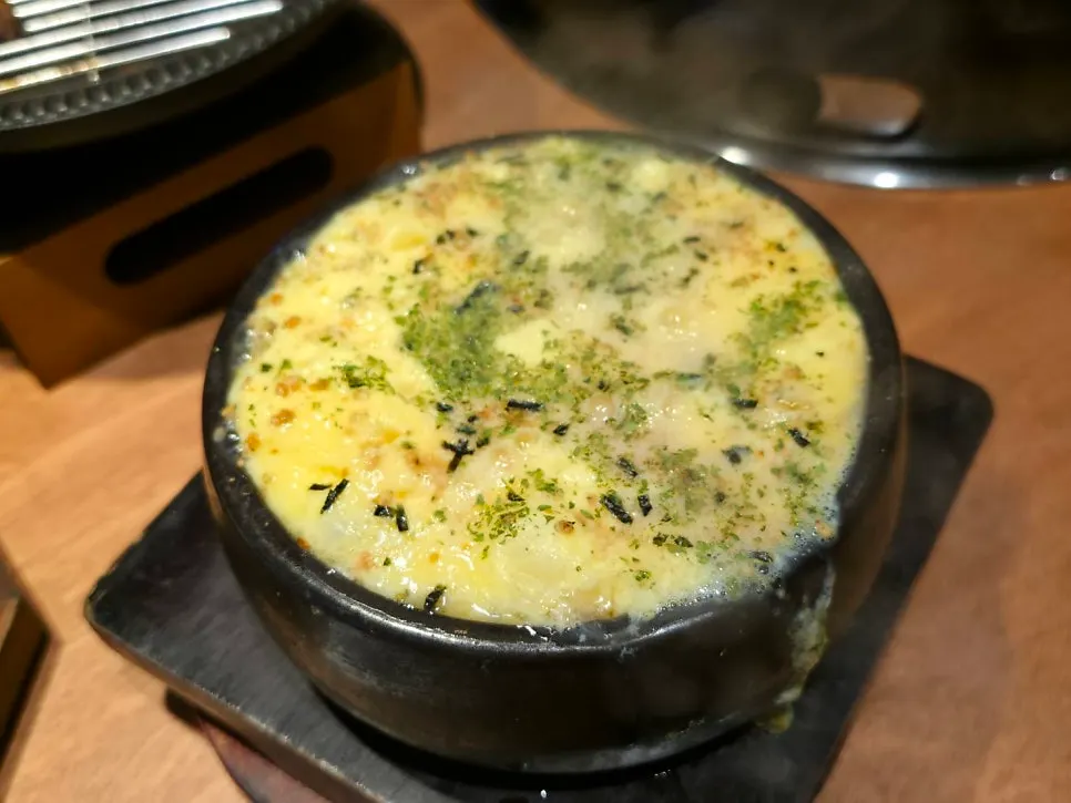 두툼한 식감의 통목살 구이 마무리