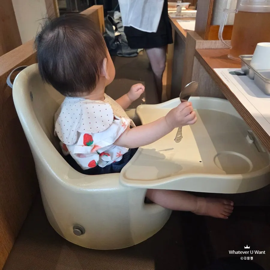 안민 율하 웰컴키즈존 아기 식기와 아기의자