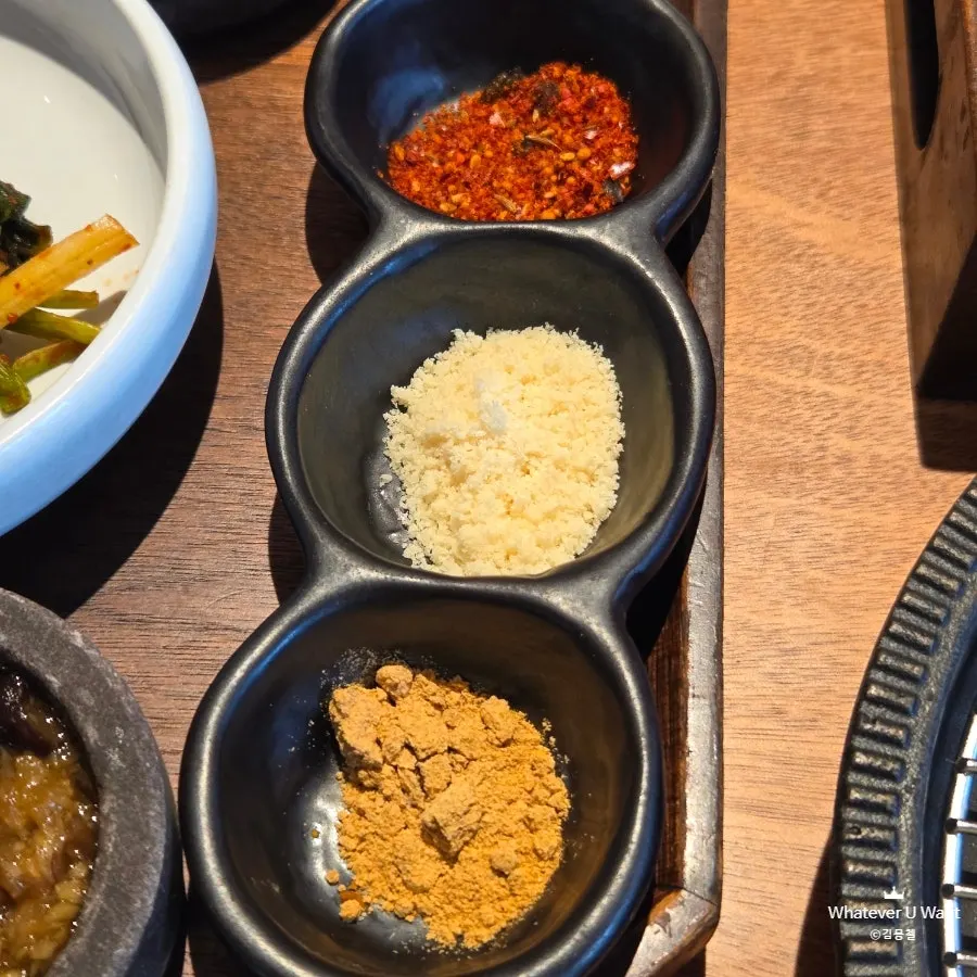 안민 율하 반찬과 쌈채소 한 상